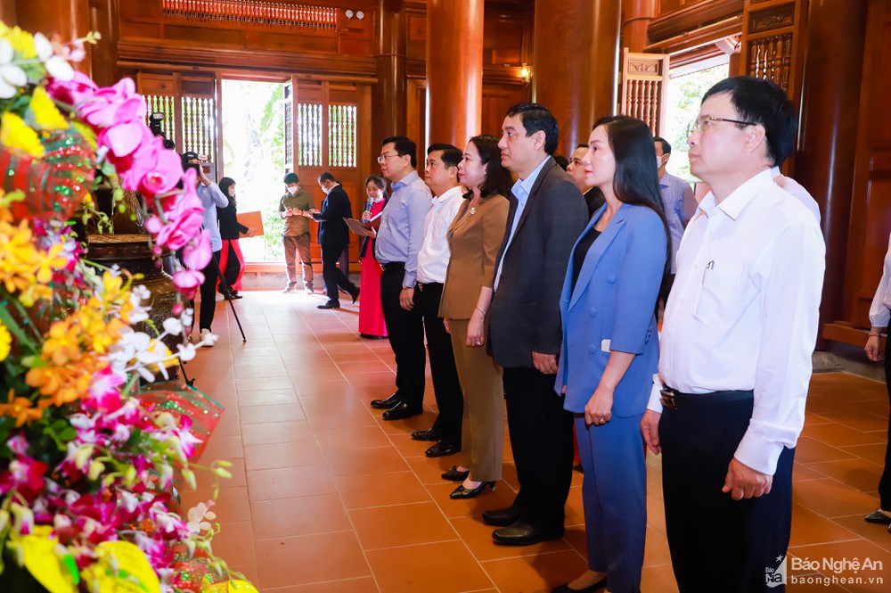 Vice State President commemorates President Ho Chi Minh